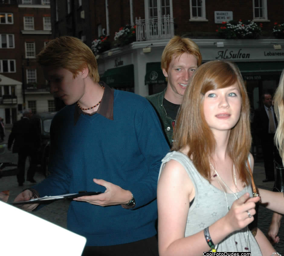 {j[Cg[Bonnie Wright]