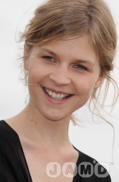 N}XE|GW[/Clemence Poesy(Actors Clemence Poesy and Jim Sturgess attend the 'Heartless' photocall at the Majestic Beach Pier during the 61st International Cannes Film Festival on May 19, 2008 in Cannes, France)